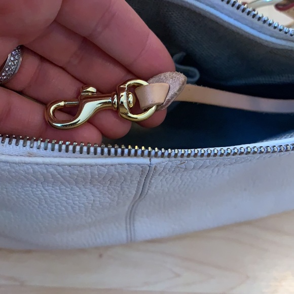 Dooney & Bourke White Pebbled Leather Hobo Bag Contrasting Pink Leather Trim - Picture 13 of 15